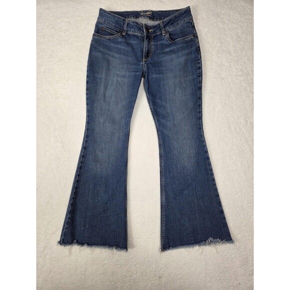 Wrangler Low Rise Jeans Womens M Blue Flare Leg Raw Hem Cutoff 30x28 Denim Y2K - Picture 2 of 8